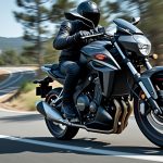 découvrez la prise en main, les performances dynamiques et l'équipement complet de la honda cb500r, une moto idéale pour allier plaisir de conduite et confort au quotidien.